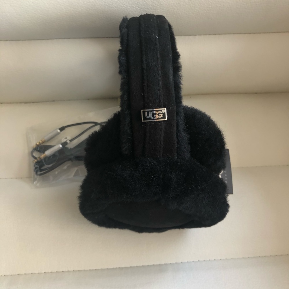 UGG wired earmuffs